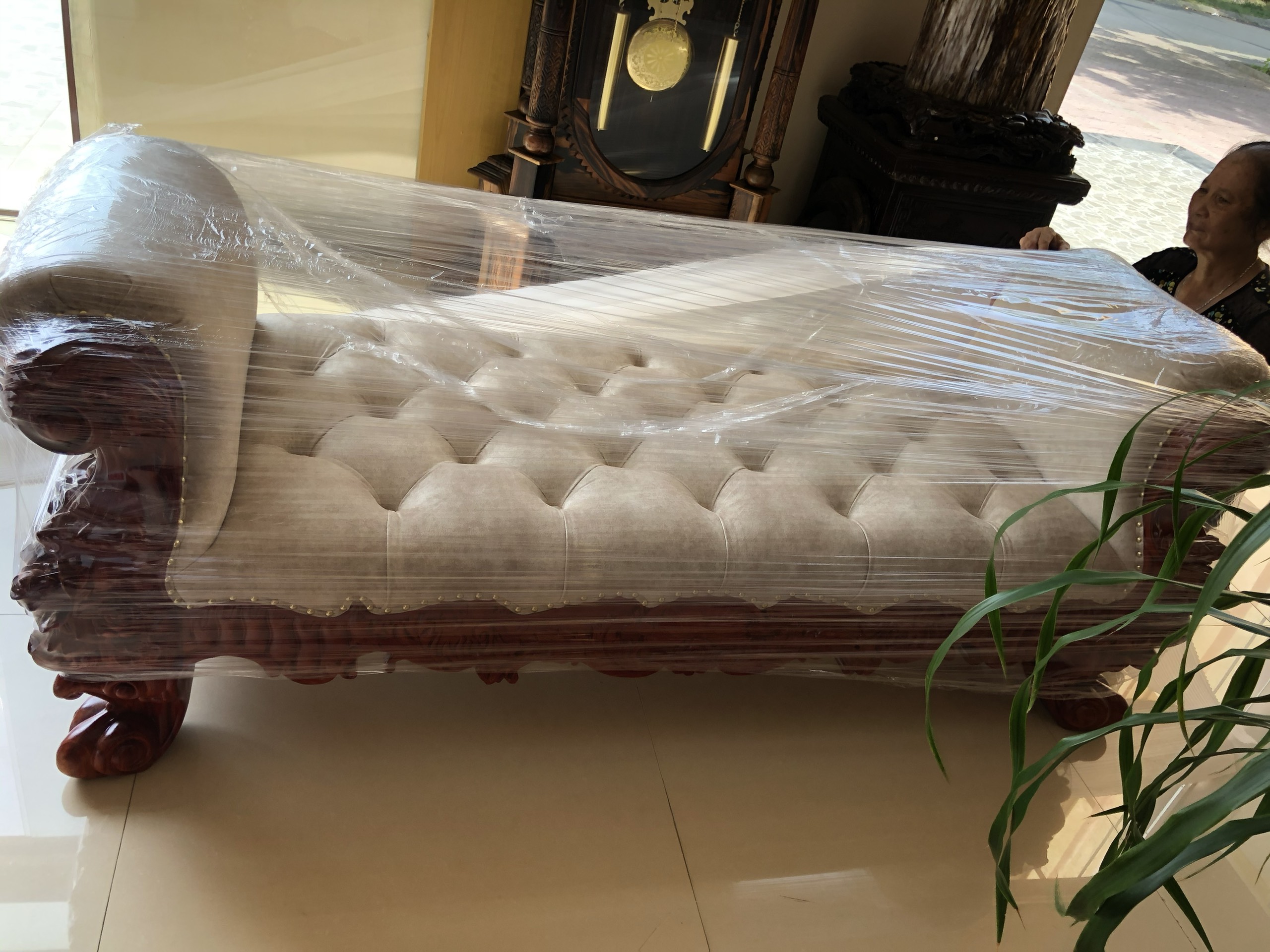 Giường Lười Gỗ Hương Nam Phi Bọc Da