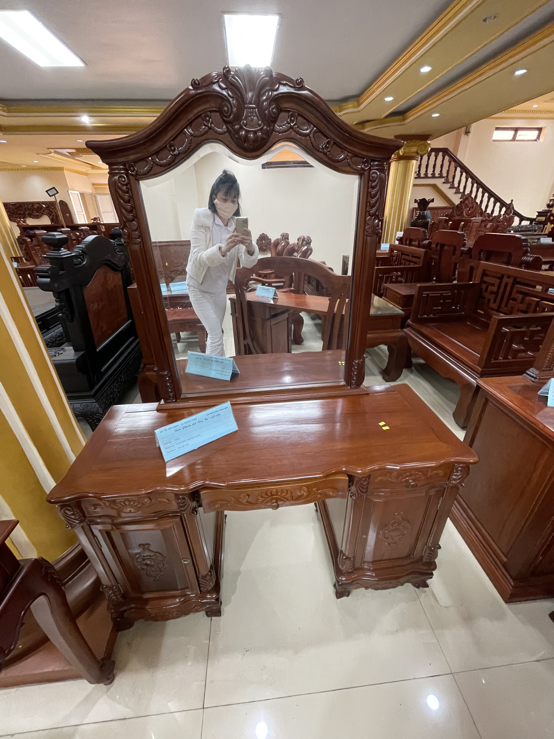 BÀN PHẤN GỖ GỤ