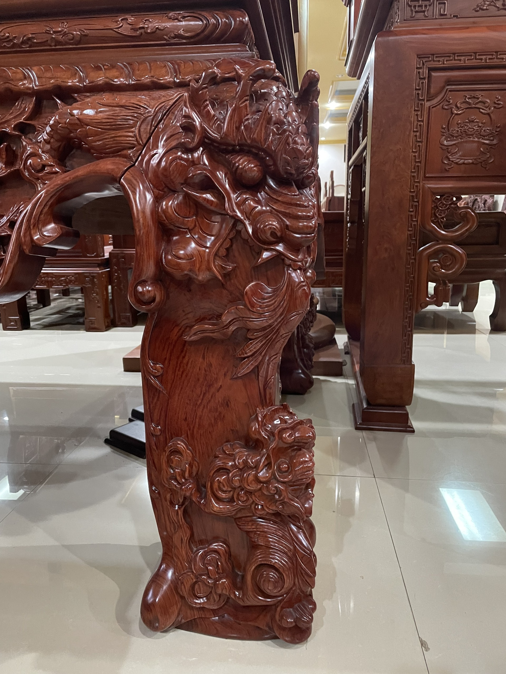 BÀN THỜ TỨ LINH GỖ HƯƠNG ĐÁ