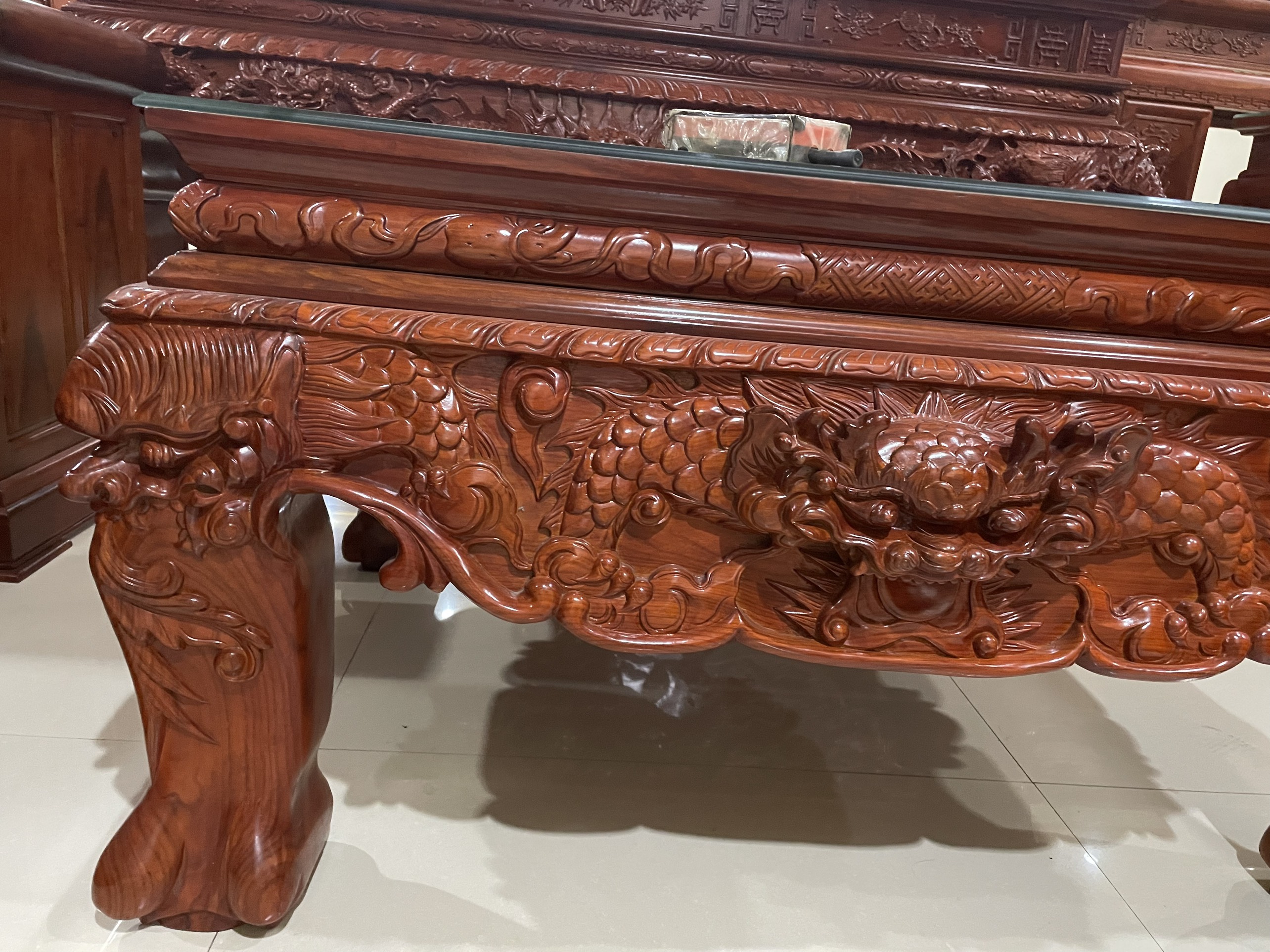 BÀN THỜ TỨ LINH GỖ HƯƠNG ĐÁ