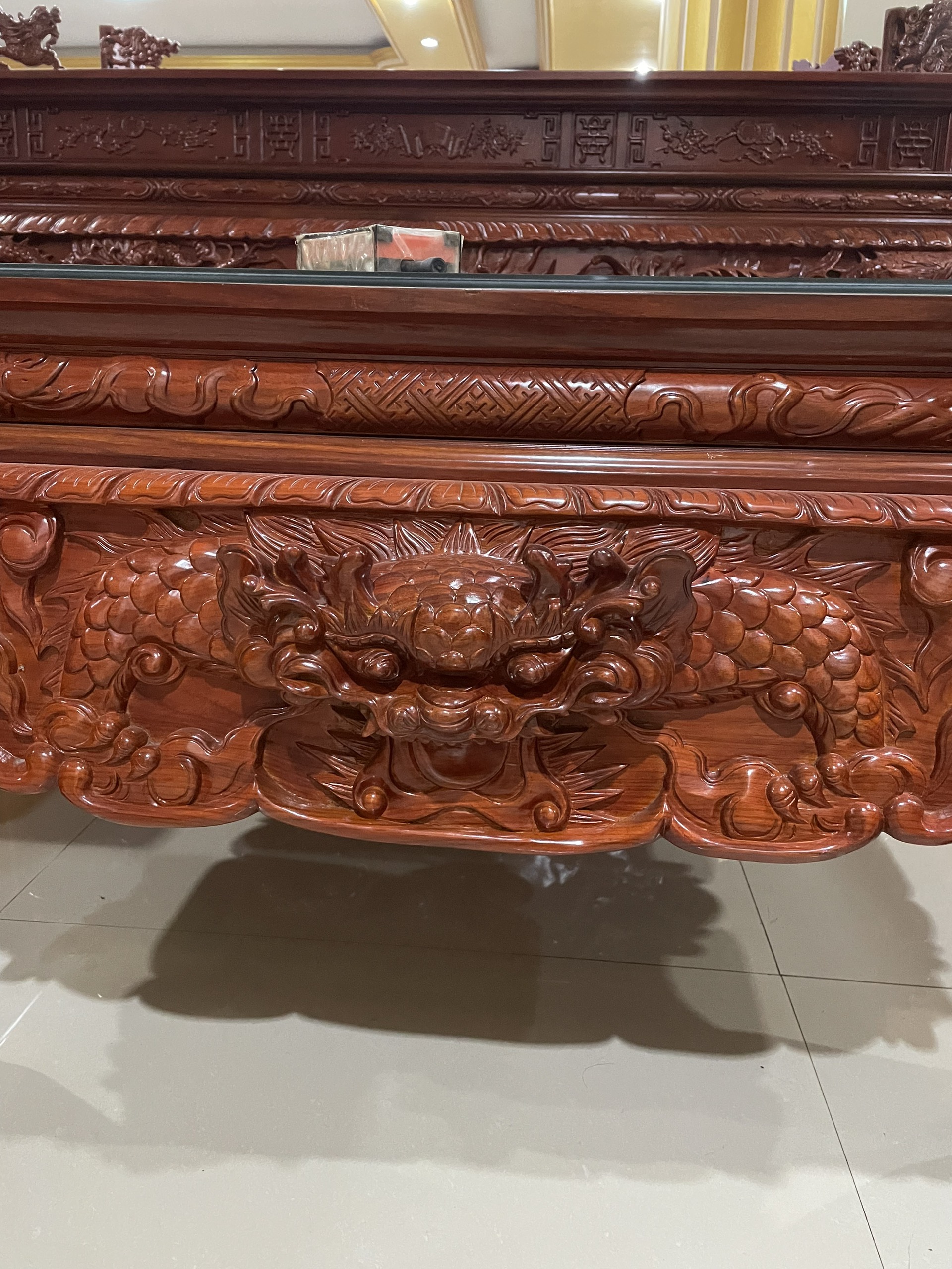 BÀN THỜ TỨ LINH GỖ HƯƠNG ĐÁ