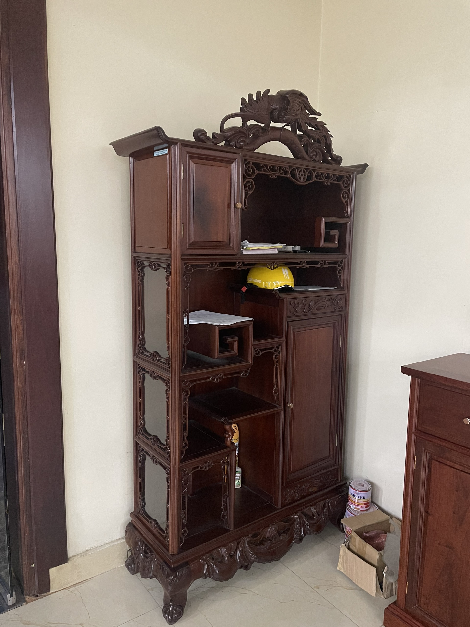 TỦ RƯỢU GỖ HƯƠNG