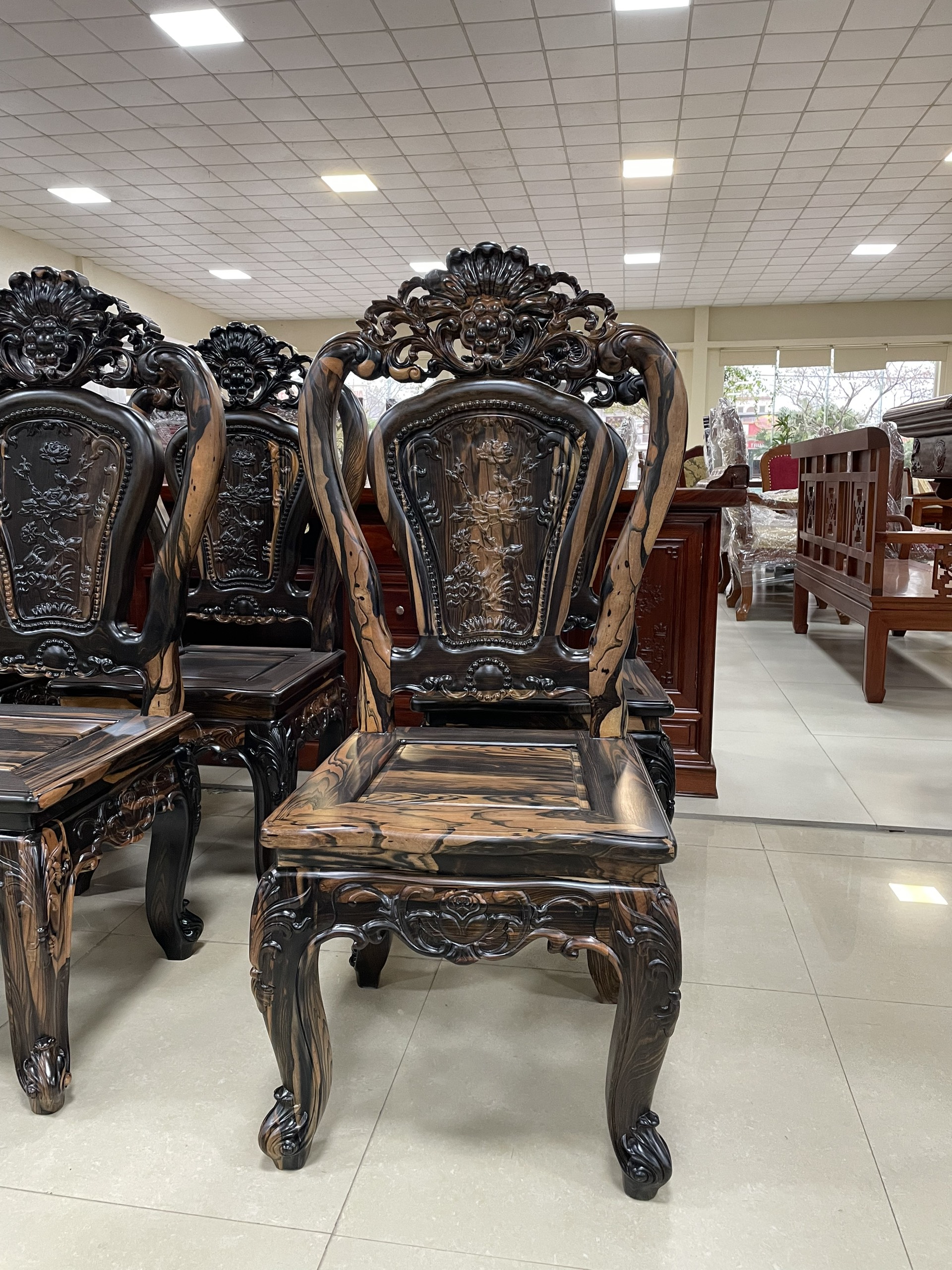 GHẾ ĂN MUN LÀO