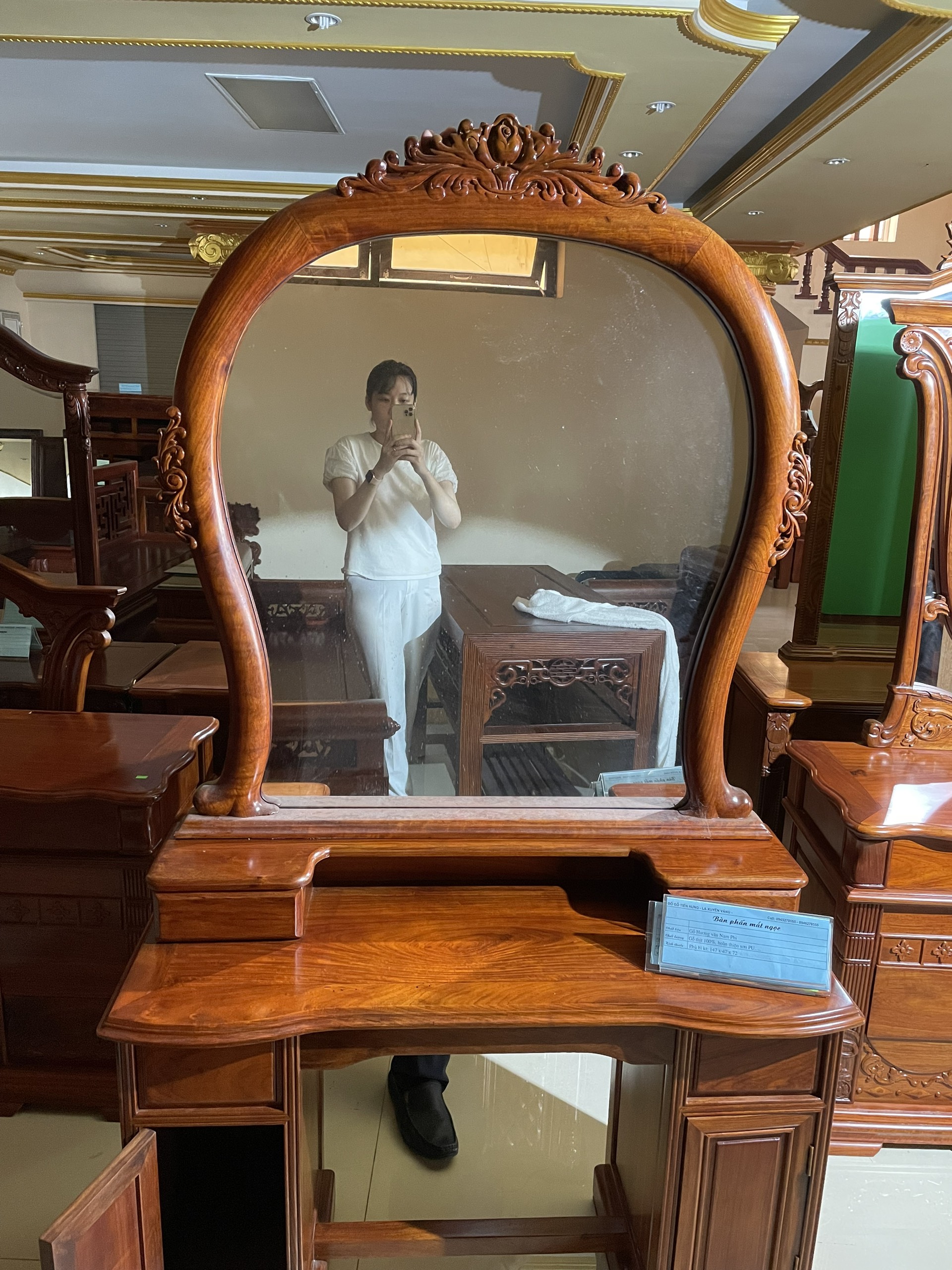 BÀN PHẤN GỖ HƯƠNG LÀO