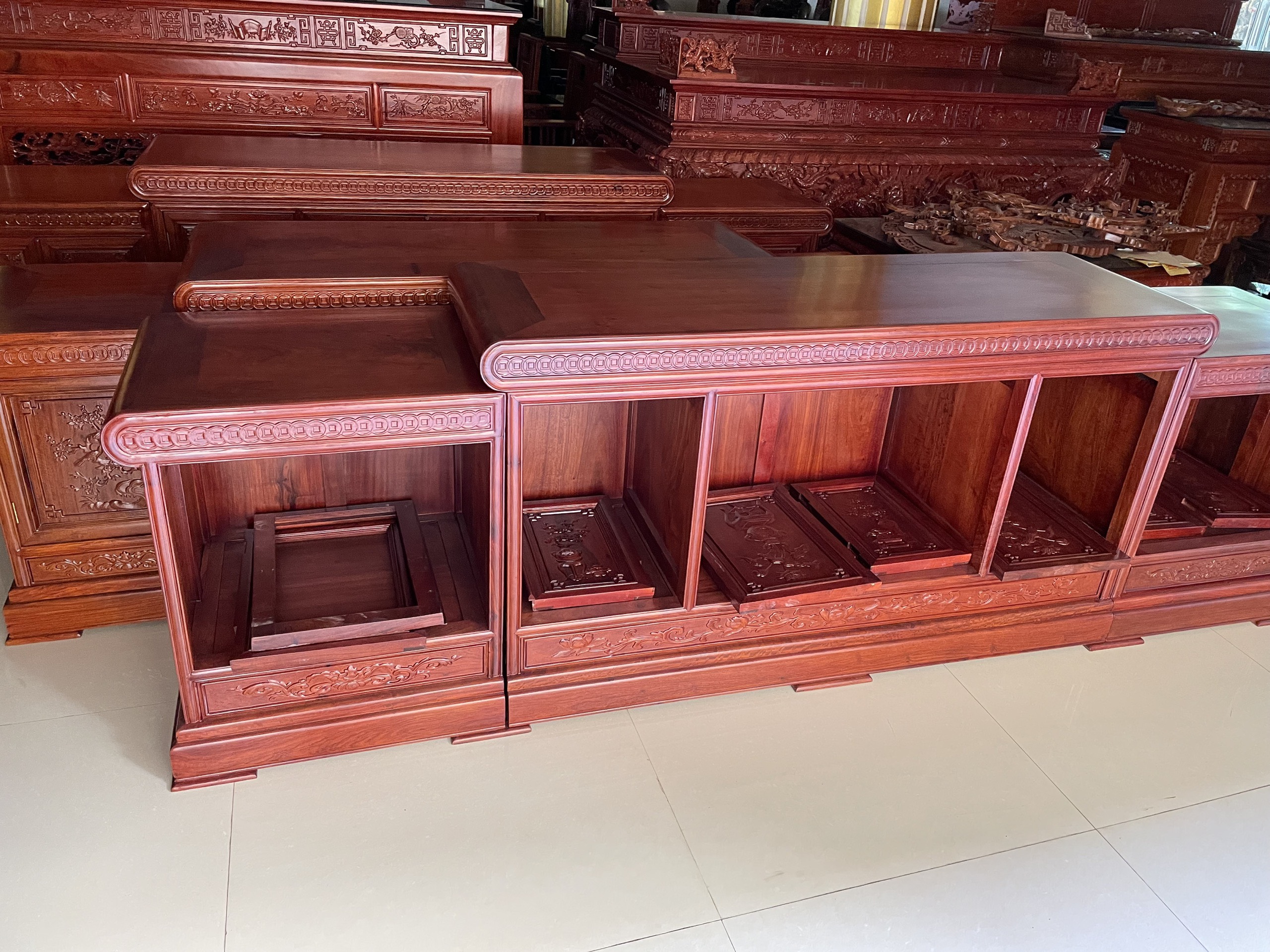 KỆ 3 CỤC GỖ HƯƠNG