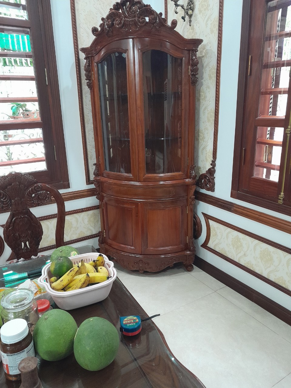 TỦ RƯỢU CÁNH CONG GỖ HƯƠNG