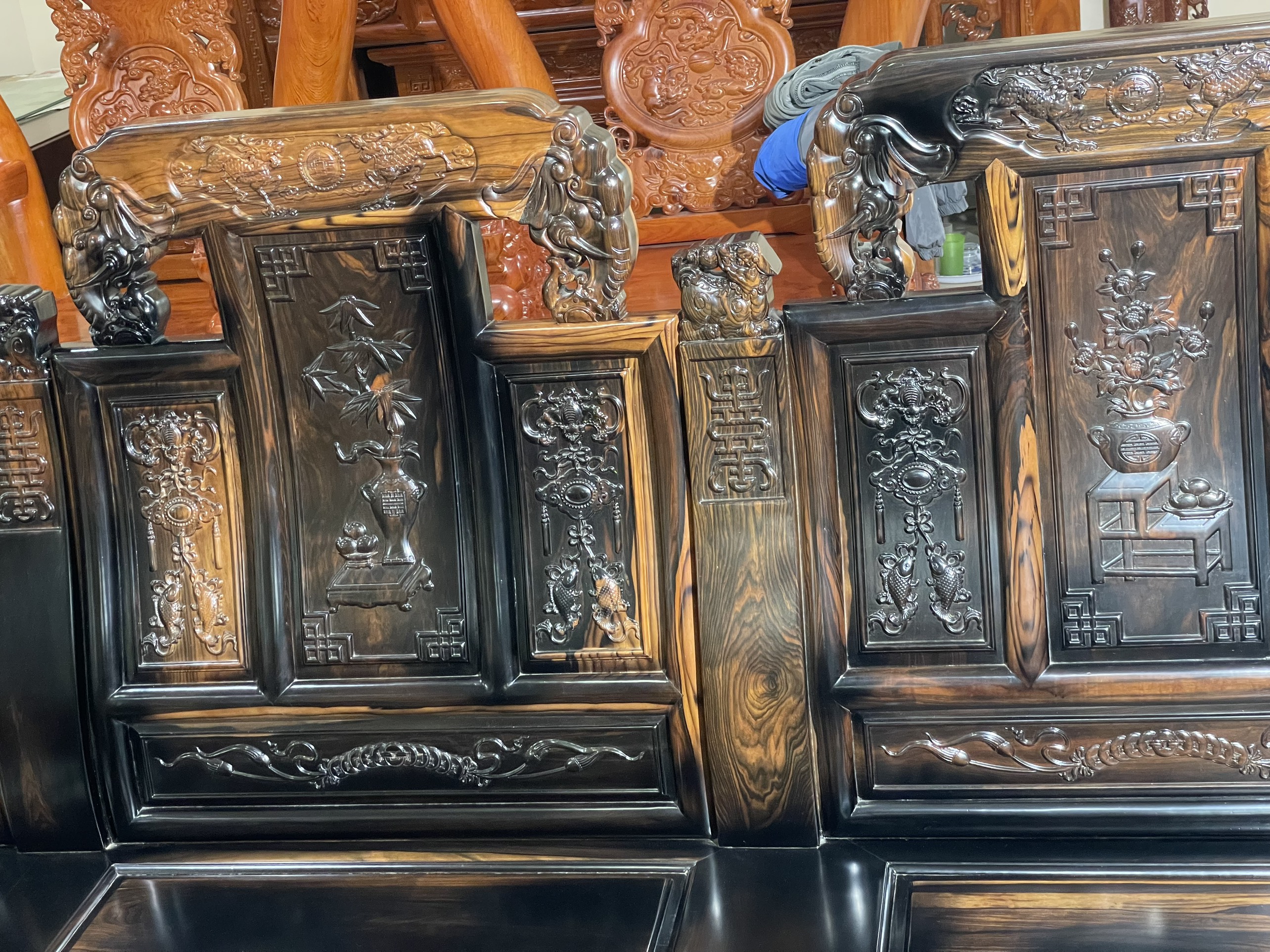 BỘ BÀN GHẾ LONG MÃ GỖ MUN - 7 MÓN
