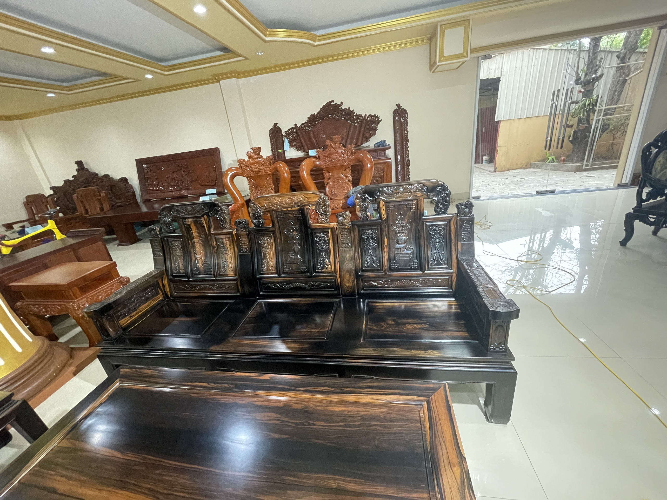 BỘ BÀN GHẾ LONG MÃ GỖ MUN - 7 MÓN