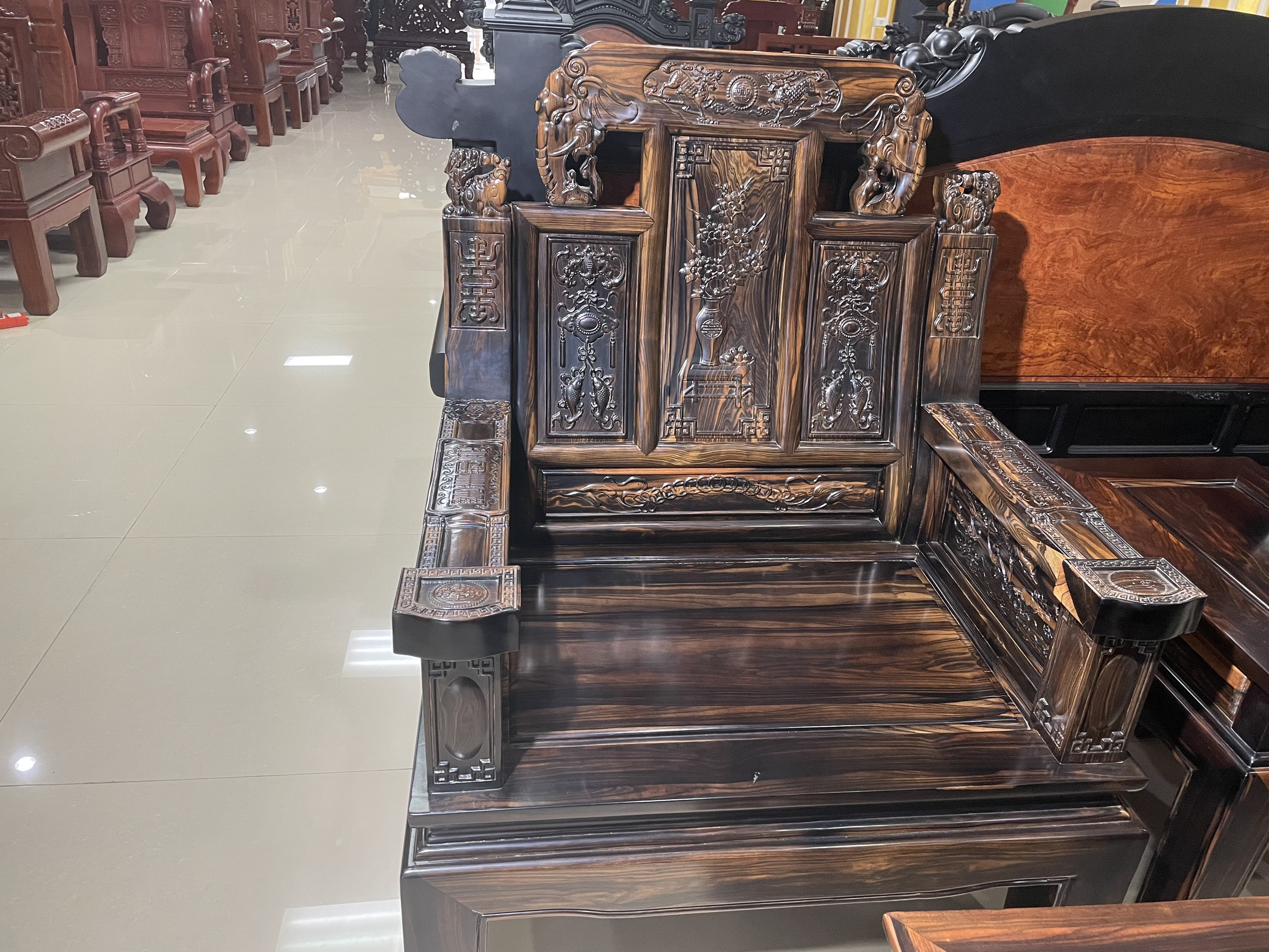 BỘ BÀN GHẾ LONG MÃ GỖ MUN - 7 MÓN