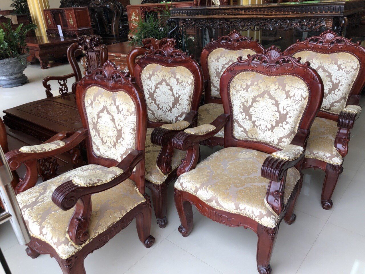 GHẾ LÃNH ĐẠO GỖ GỤ