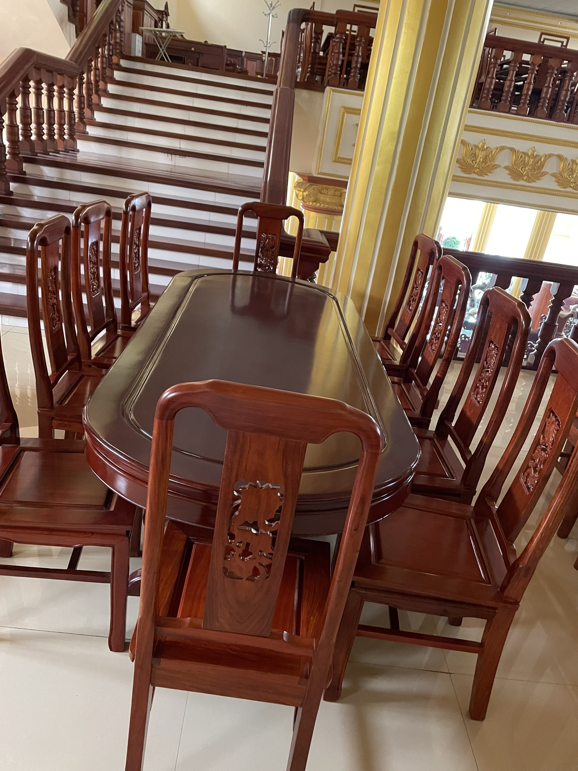 BÀN ĂN ELIP GỖ HƯƠNG -  8 GHẾ