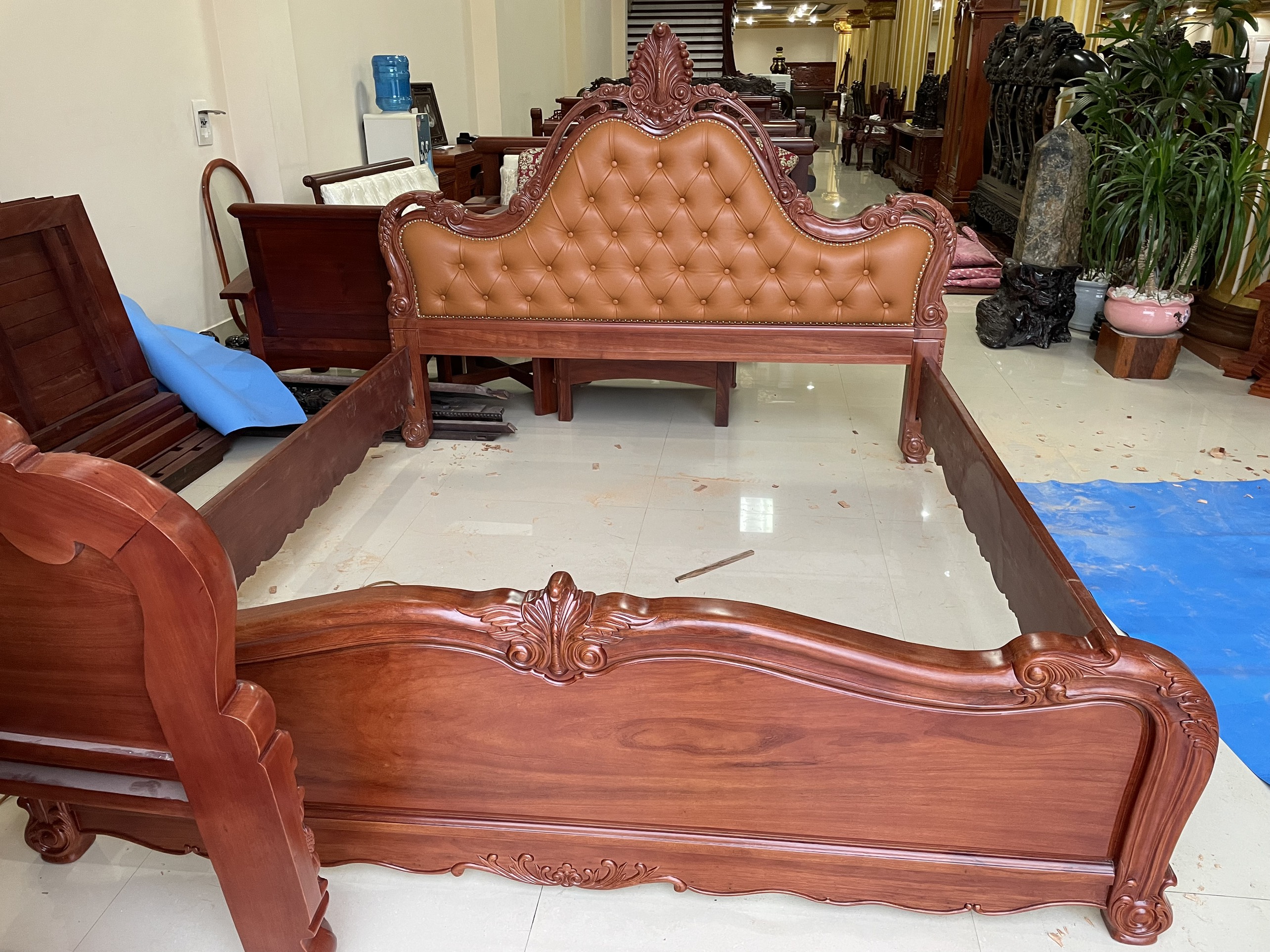 GIƯỜNG HOÀNG GIA