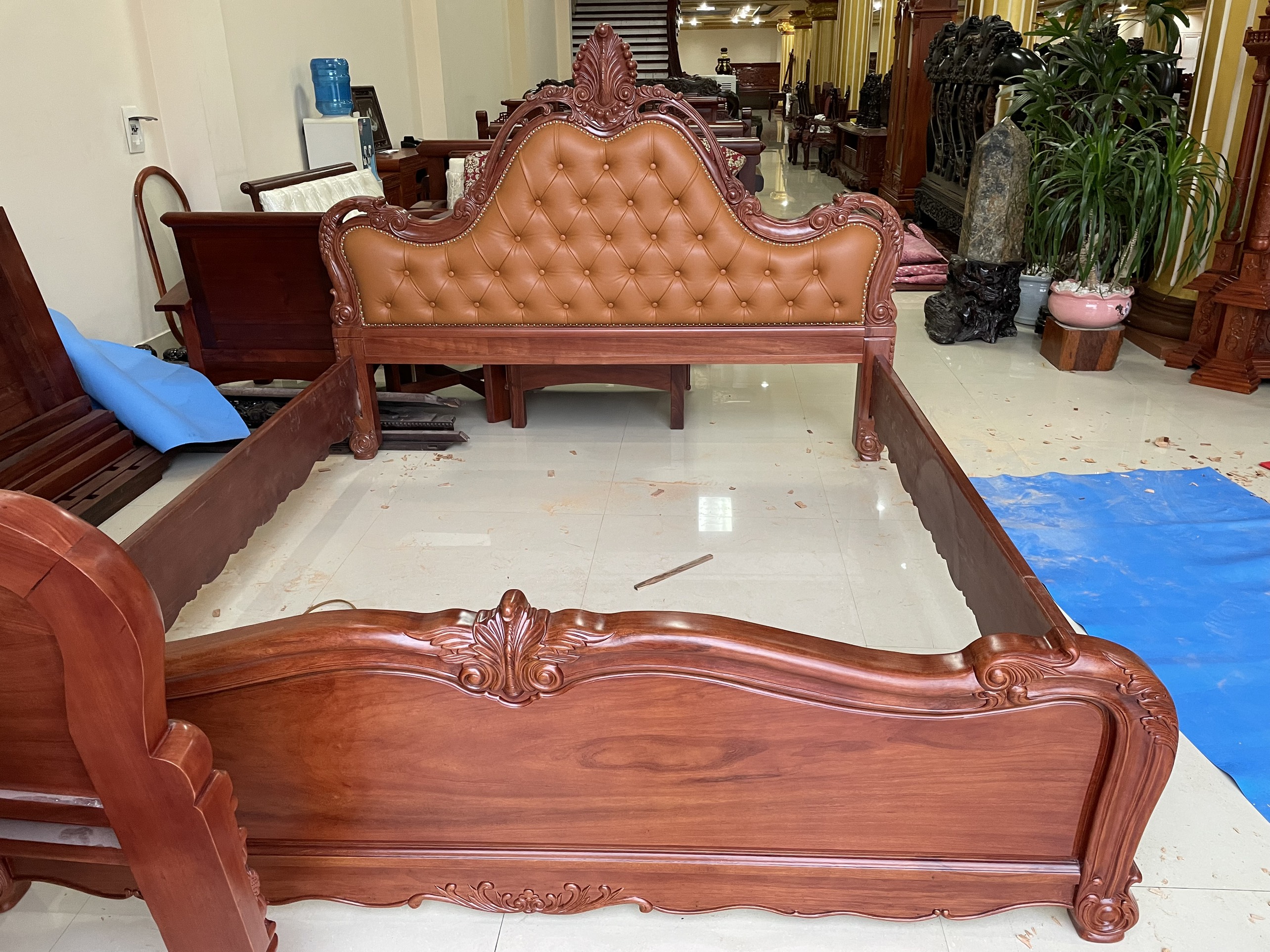 GIƯỜNG HOÀNG GIA