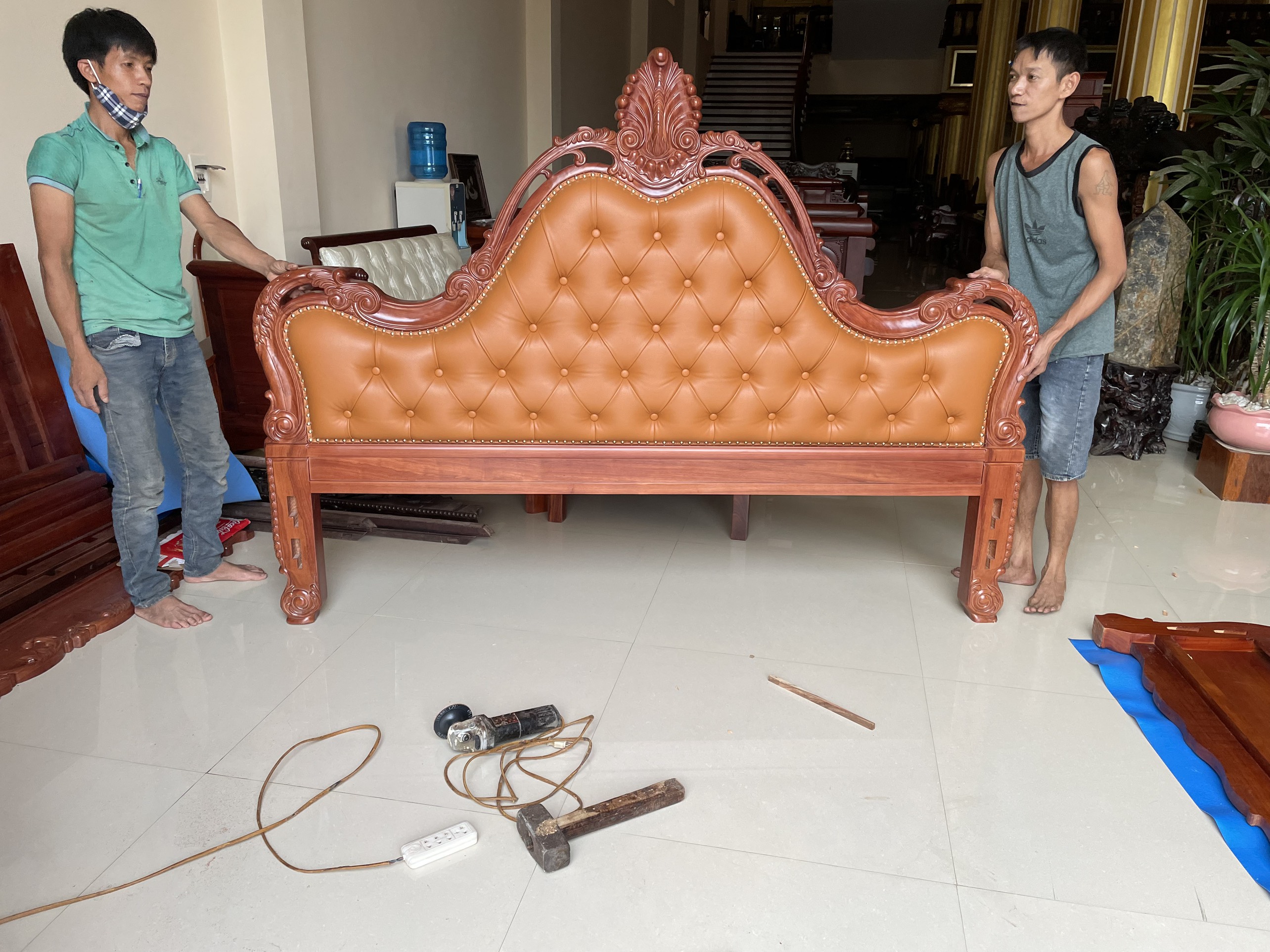 GIƯỜNG HOÀNG GIA