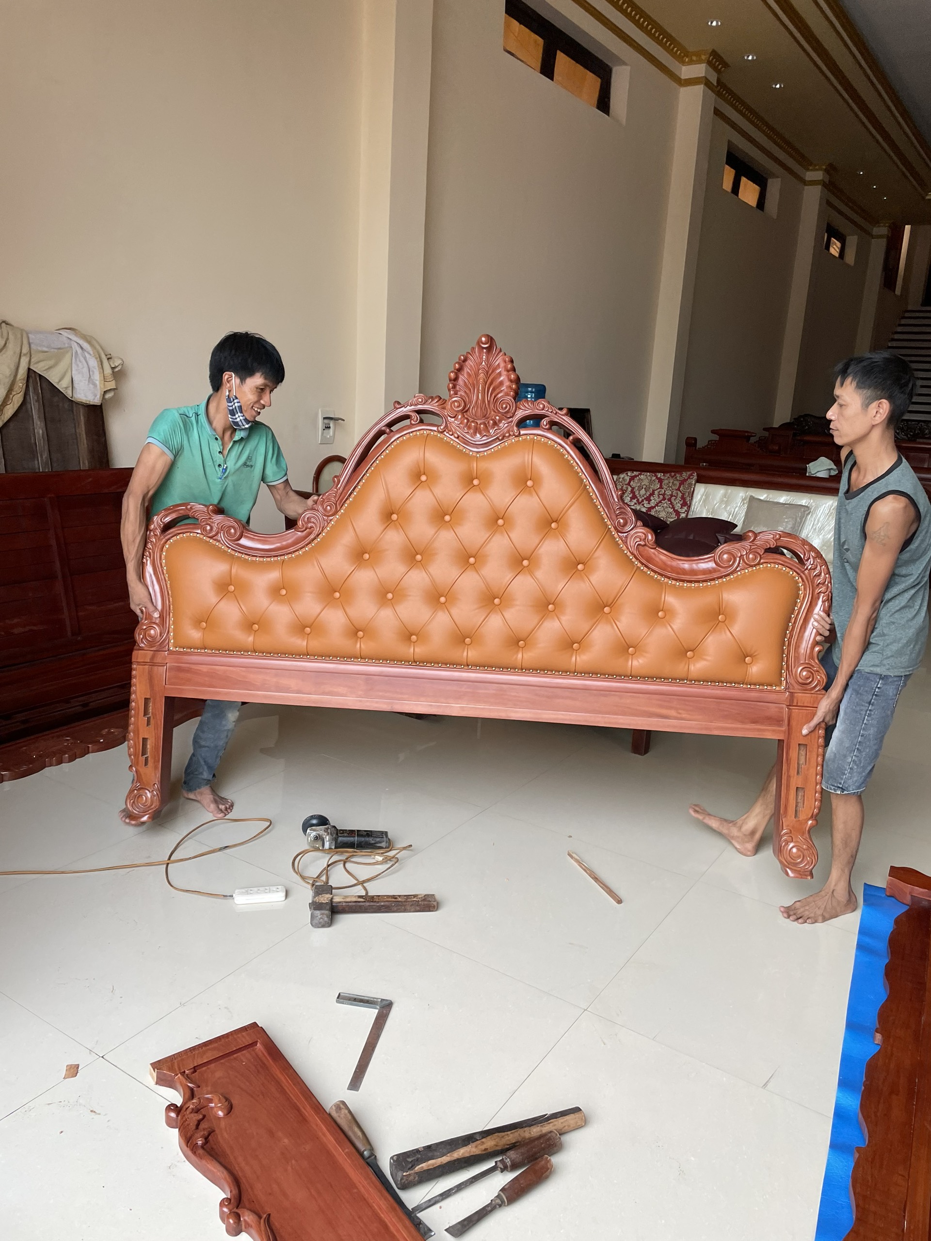 GIƯỜNG HOÀNG GIA