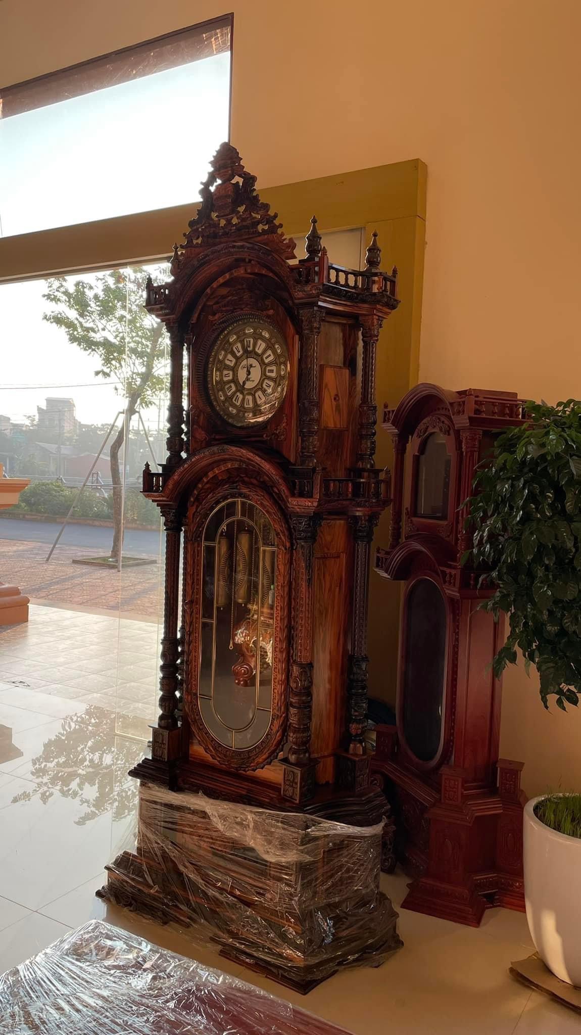 ĐỒNG HỒ THÁP GỖ MUN
