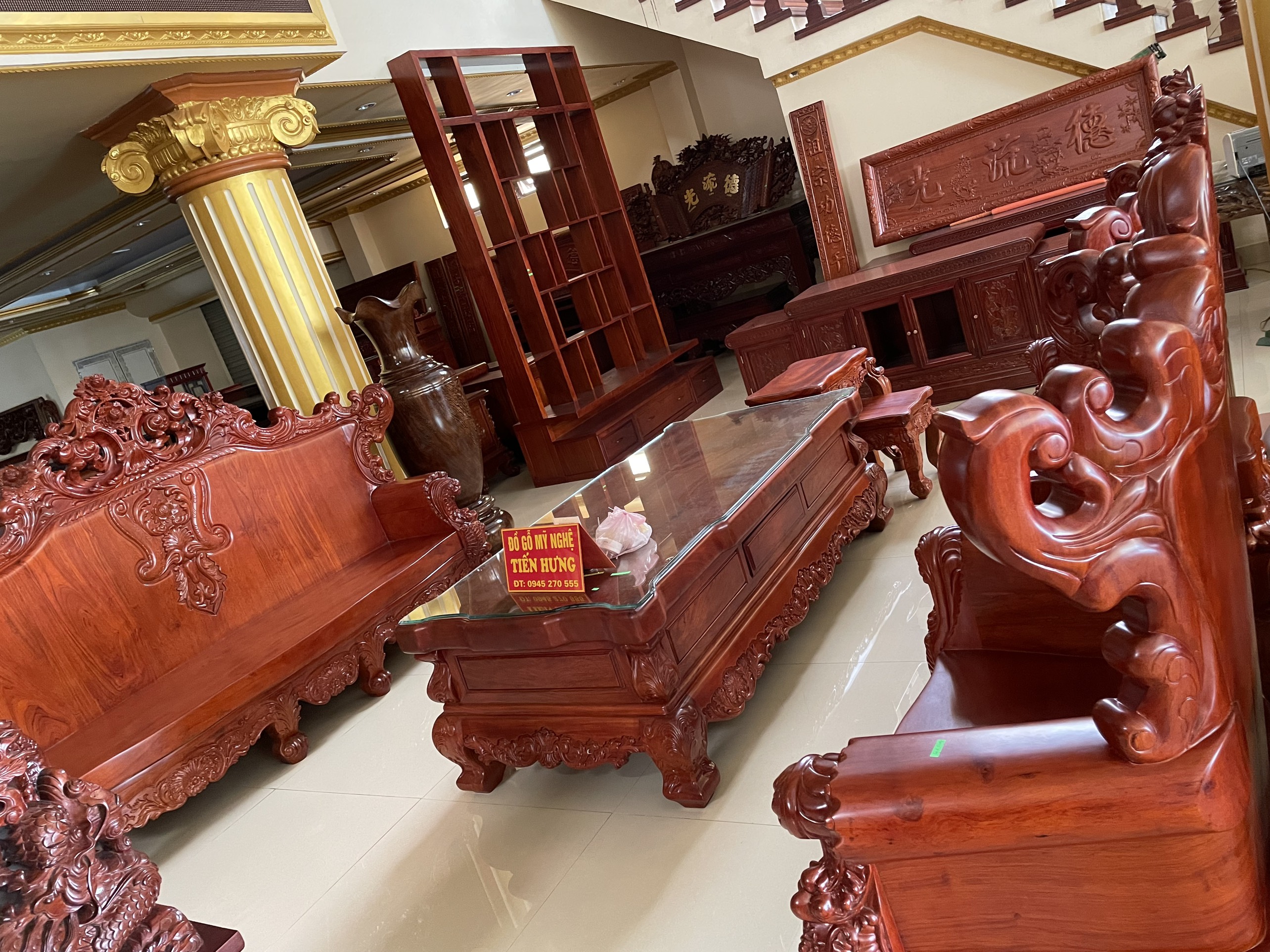 HOÀNG GIA LÁ TÂY GỖ HƯƠNG ĐÁ - 7 MÓN