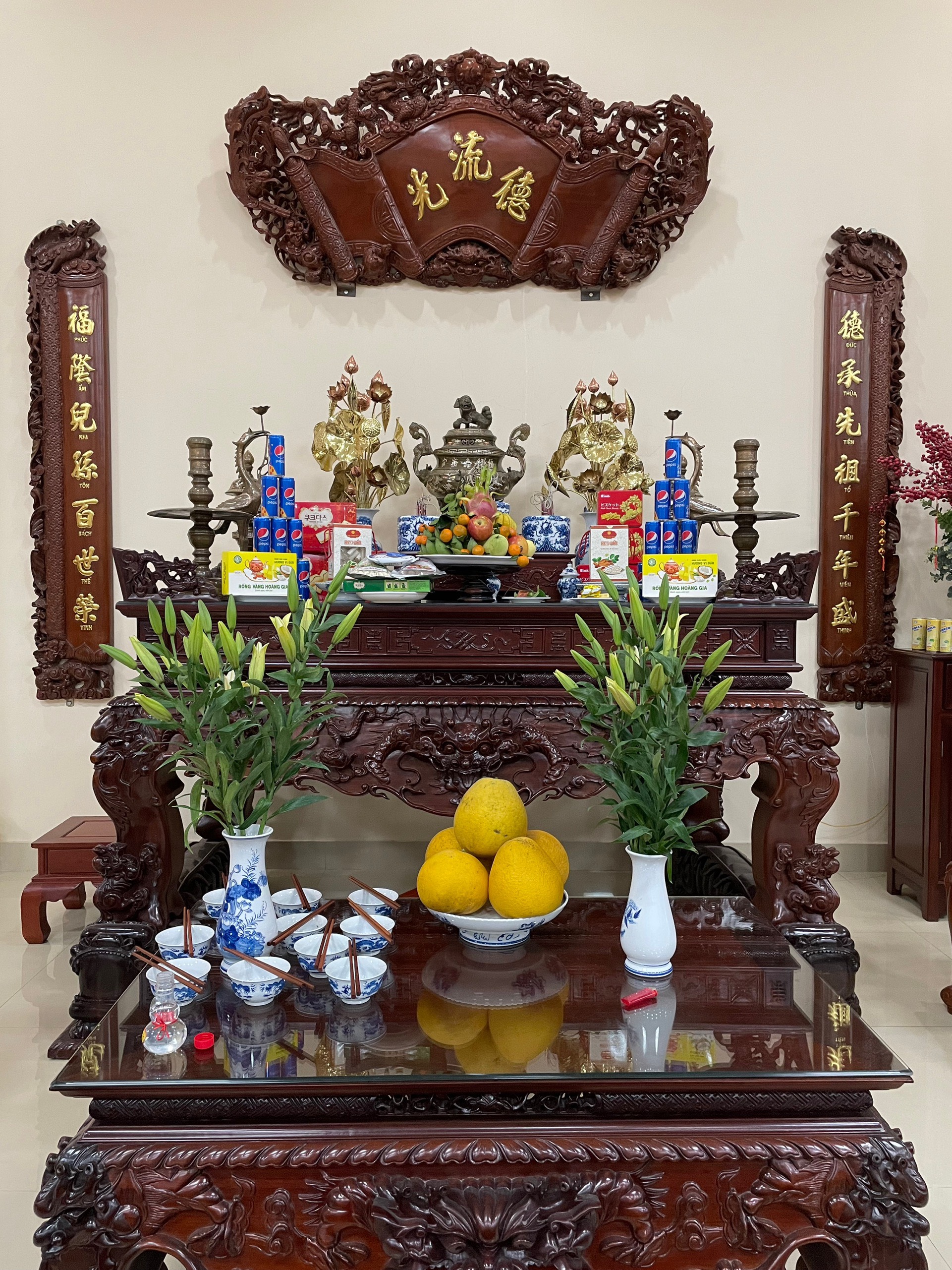BÀN THỜ TỨ LINH GỖ GỤ