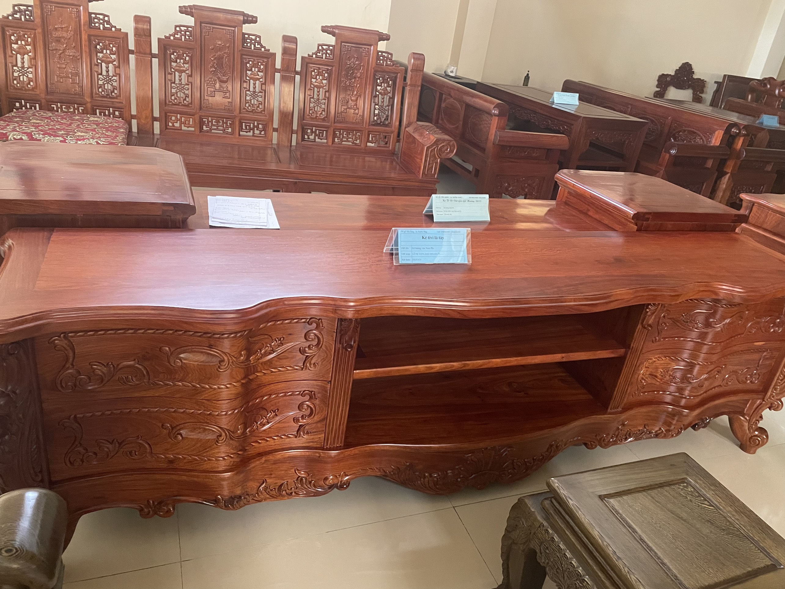 KỆ LÁ TÂY GÕ HƯƠNG VÂN, NGĂN KÉO MỀM MẠI
