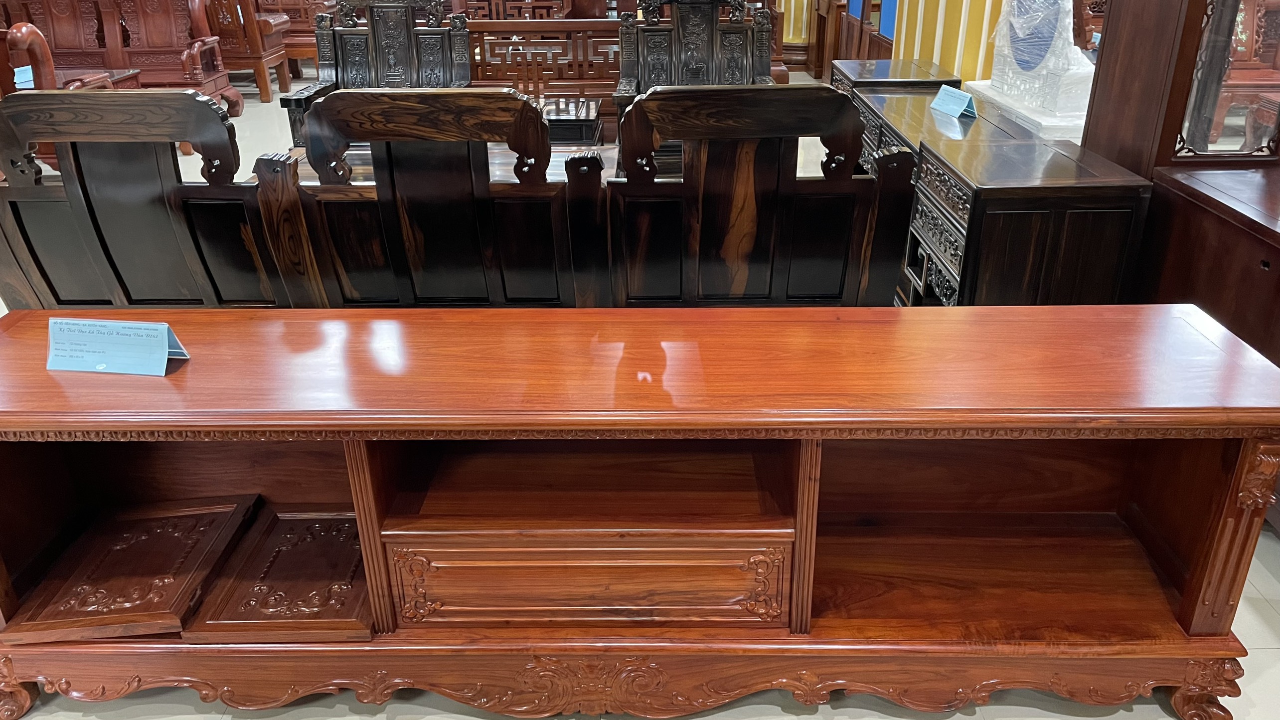 KỆ LÁ TÂY GỖ GÕ