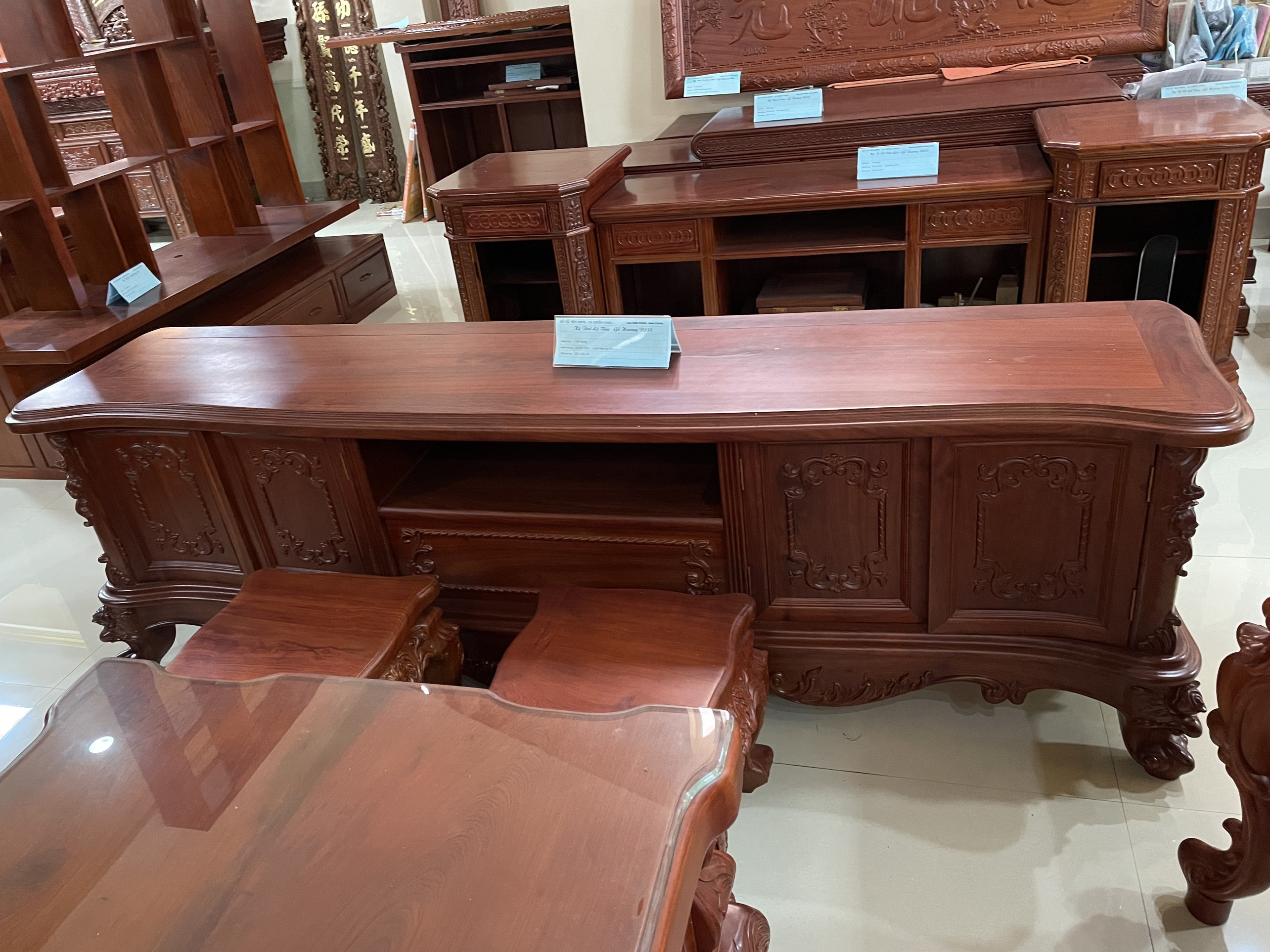 KỆ LÁ TÂY GỖ HƯƠNG 2M17