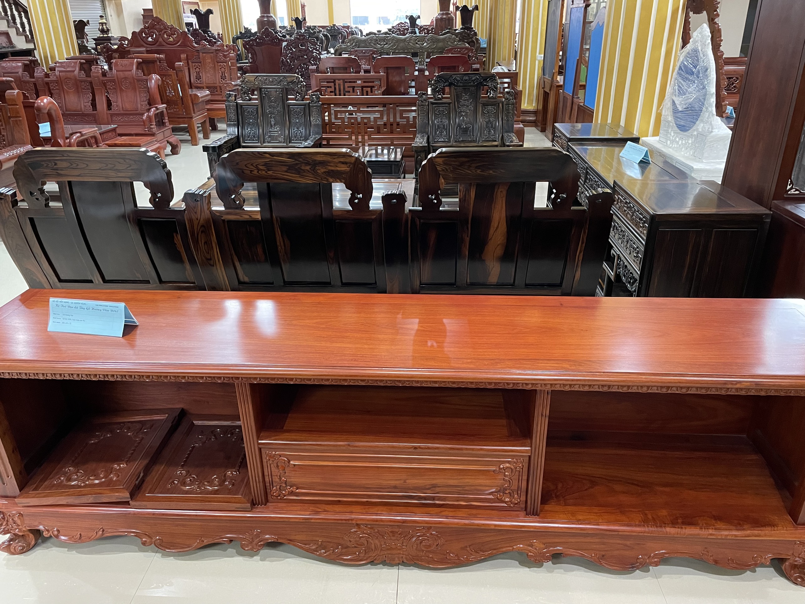 KỆ LÁ TÂY GỖ GÕ