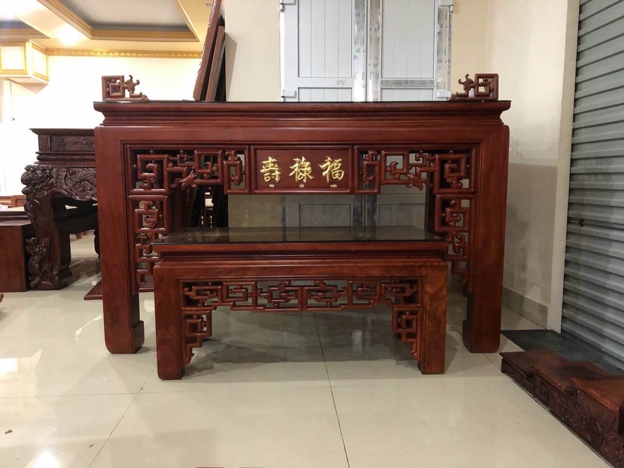 BÀN THỜ SEN GỖ HƯƠNG