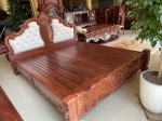 GIƯỜNG LÁ TÂY BỌC ĐỆM
