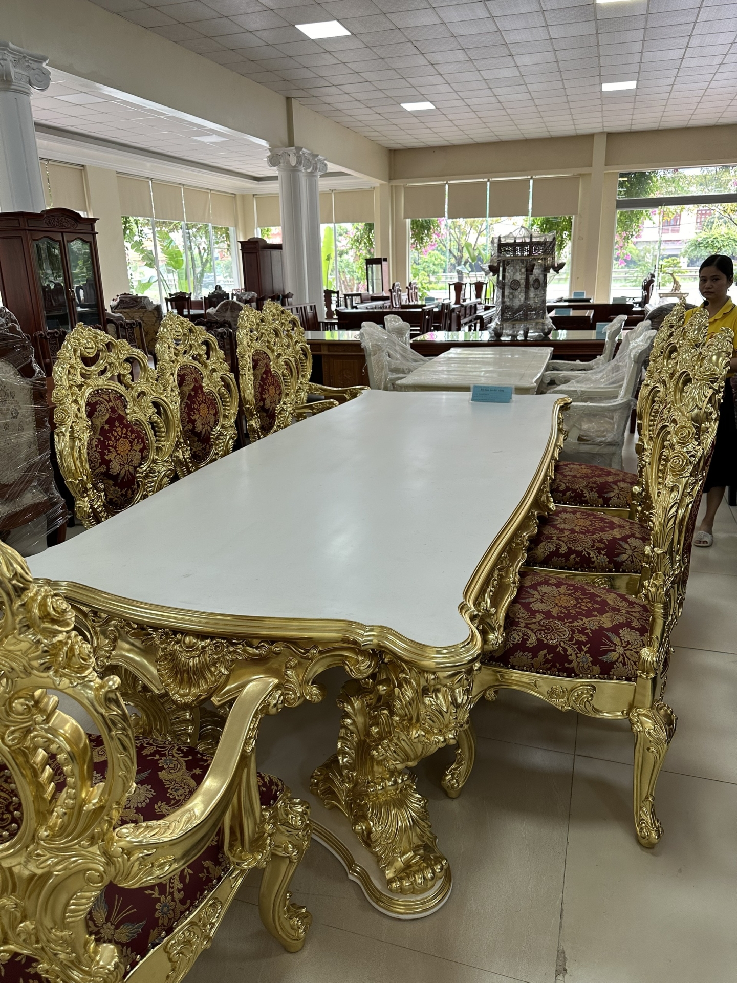 Bàn ăn gỗ Bích Châu Âu - Dát vàng