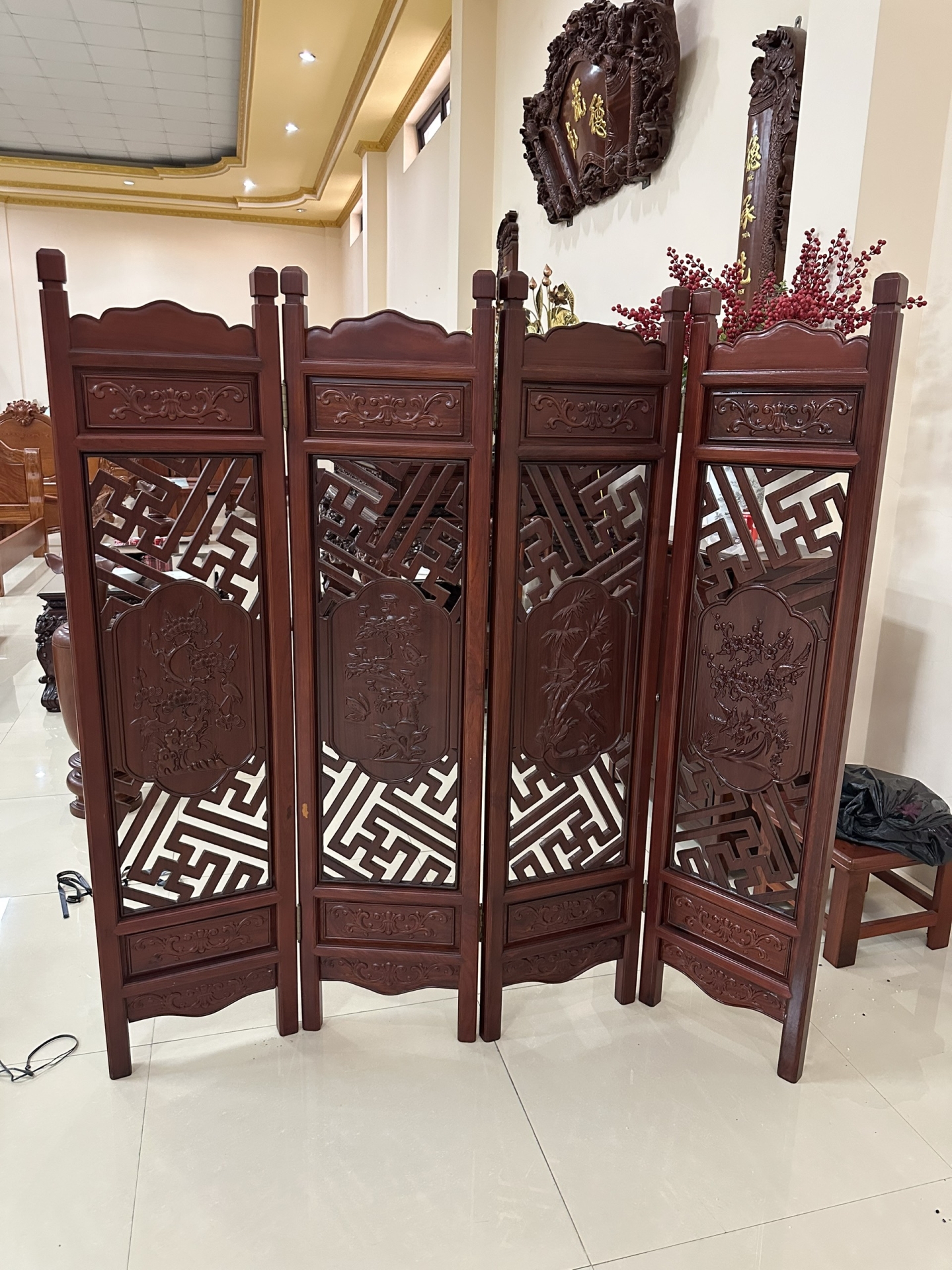 Bình phong gỗ hương Lào