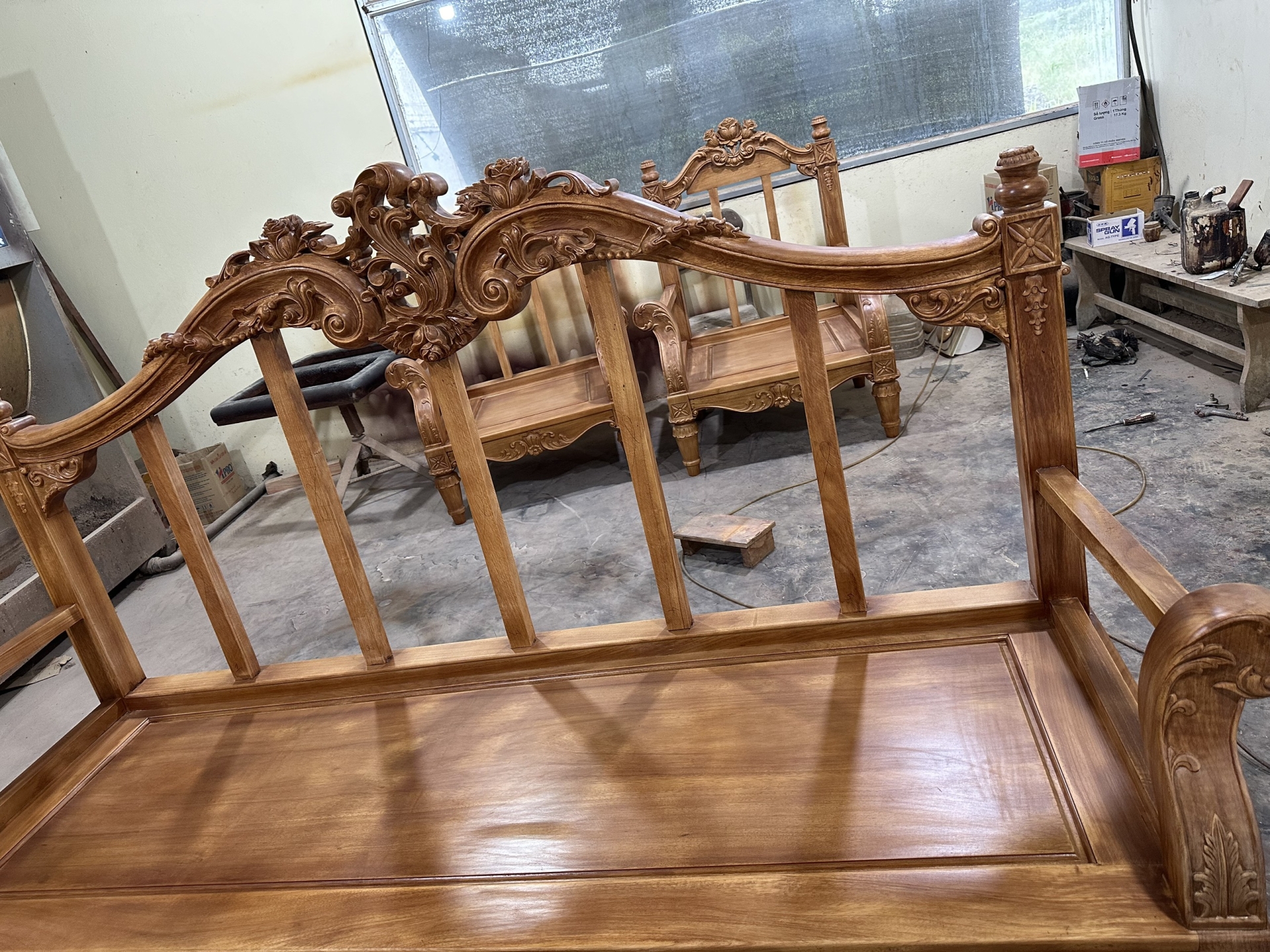 Bộ sopha hoàng gia lá tây  Gỗ gõ nam phi  7 món