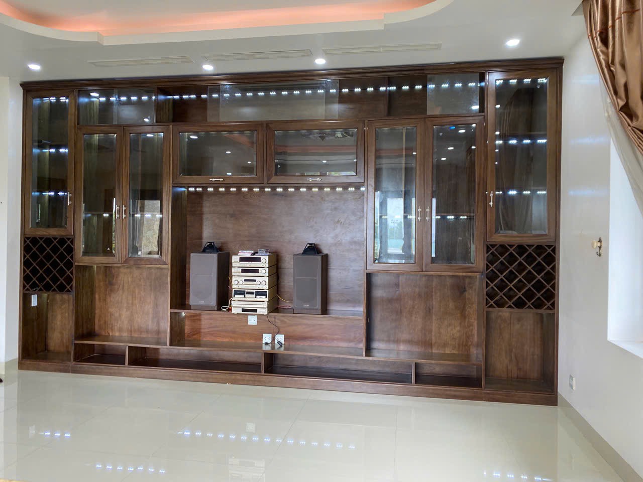 Thiết kế vách ngăn phòng