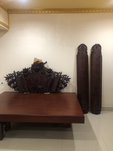 Cuốn thư - Câu đối lòng máng gỗ Gụ Lào