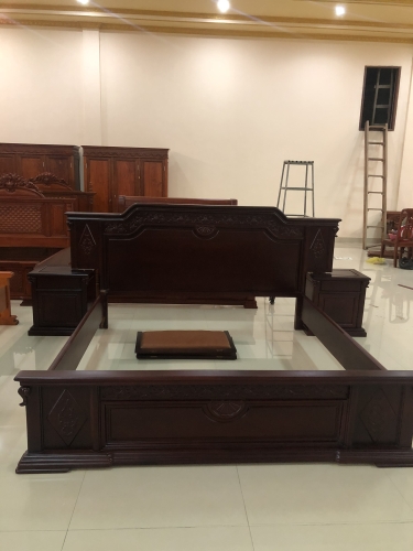 Giường Lá Tây Gỗ Gõ