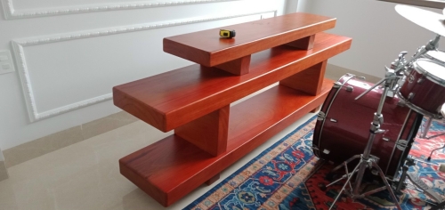 Kệ tivi liền 3 tấm gỗ Hương