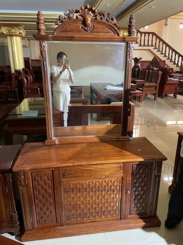 Bàn phấn gỗ hương Lào