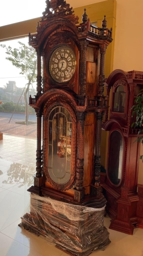 Đồng hồ tháp gỗ Mun