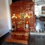 Bàn thờ thần tài kết hợp vách ngăn  Gỗ hương đá